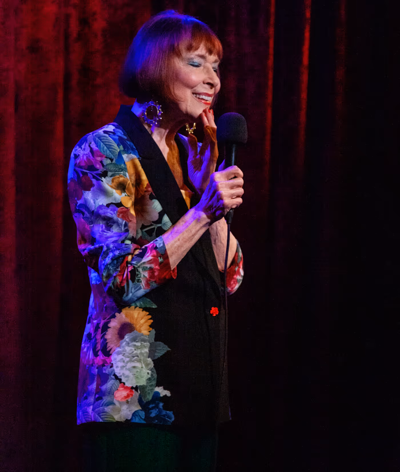 Review: Karen Akers' COME WITH ME TO PARIS! at Birdland Très Magnifique Review: Karen Akers' COME WITH ME TO PARIS! at Birdland Très Magnifique Image