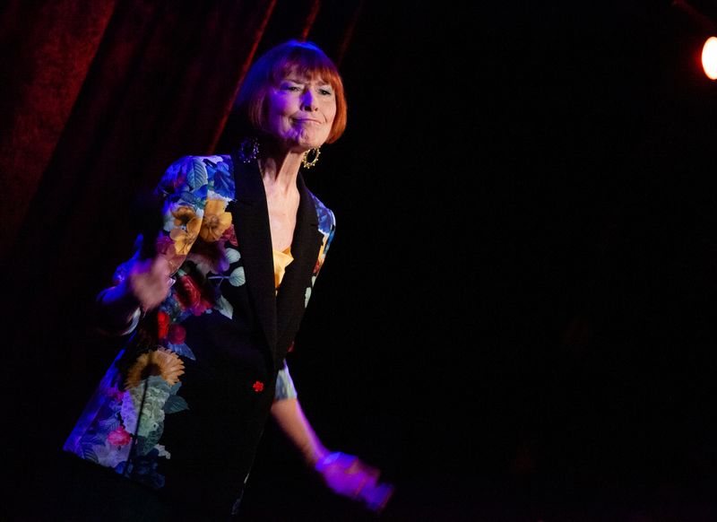 Review: Karen Akers' COME WITH ME TO PARIS! at Birdland Très Magnifique Image