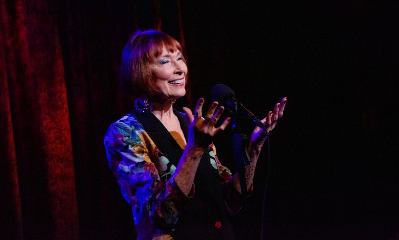 Review: Karen Akers' COME WITH ME TO PARIS! at Birdland Très Magnifique Image