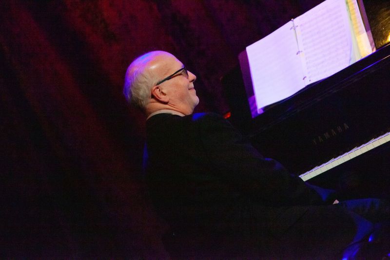 Review: Karen Akers' COME WITH ME TO PARIS! at Birdland Très Magnifique Image