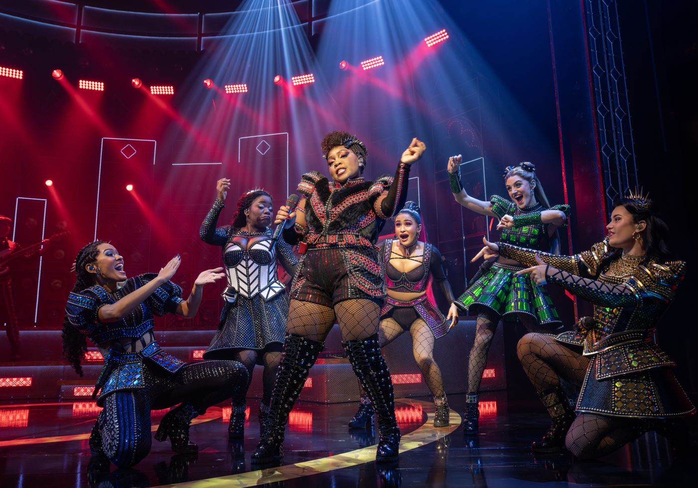 Review: SIX at Broadway At The Hobby Center  Image