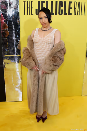 Baby Byrne @ BroadwayWorld Baby Byrne Photo