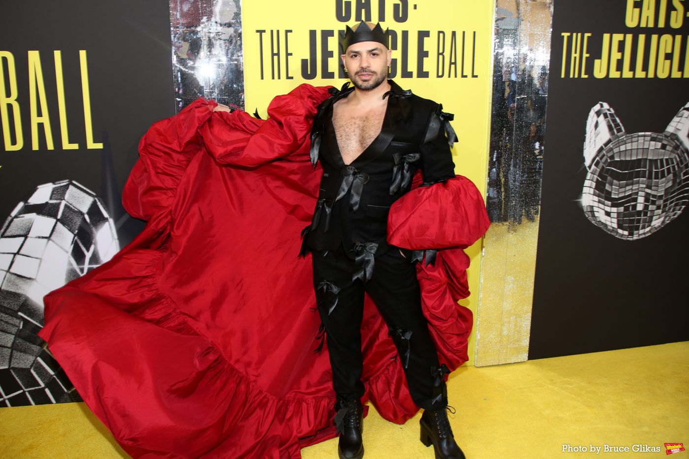 Photos: All the Best Opening Night Looks from The Cast of CATS: THE JELLICLE BALL Photos: All the Best Opening Night Looks from The Cast of CATS: THE JELLICLE BALL Image