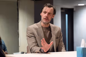 Paul Hilton (Richard) - credit Richard Hubert Smith Photo