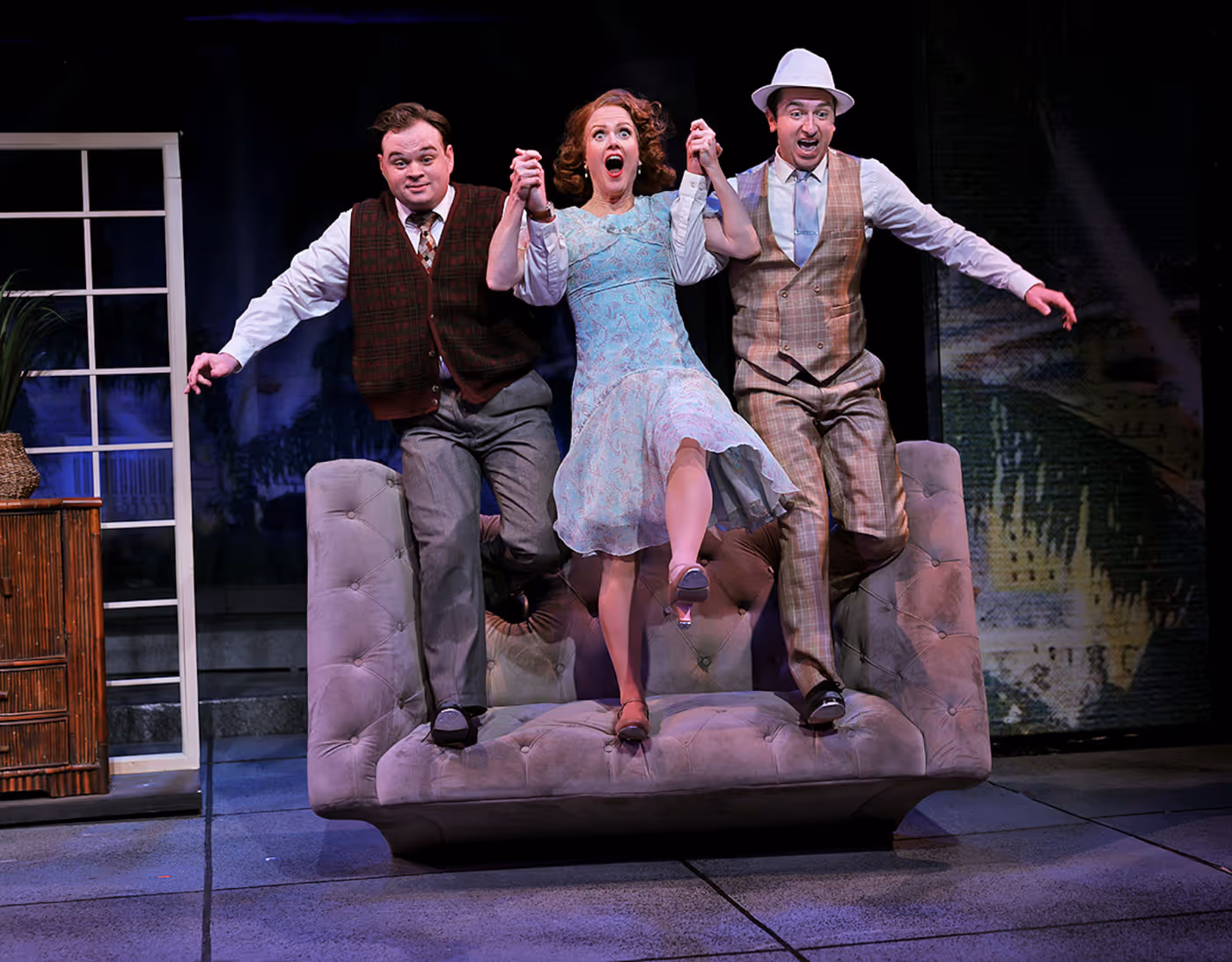 Photos: SINGIN' IN THE RAIN Opens at Beef & Boards Dinner Theatre Photos: SINGIN' IN THE RAIN Opens at Beef & Boards Dinner Theatre Image