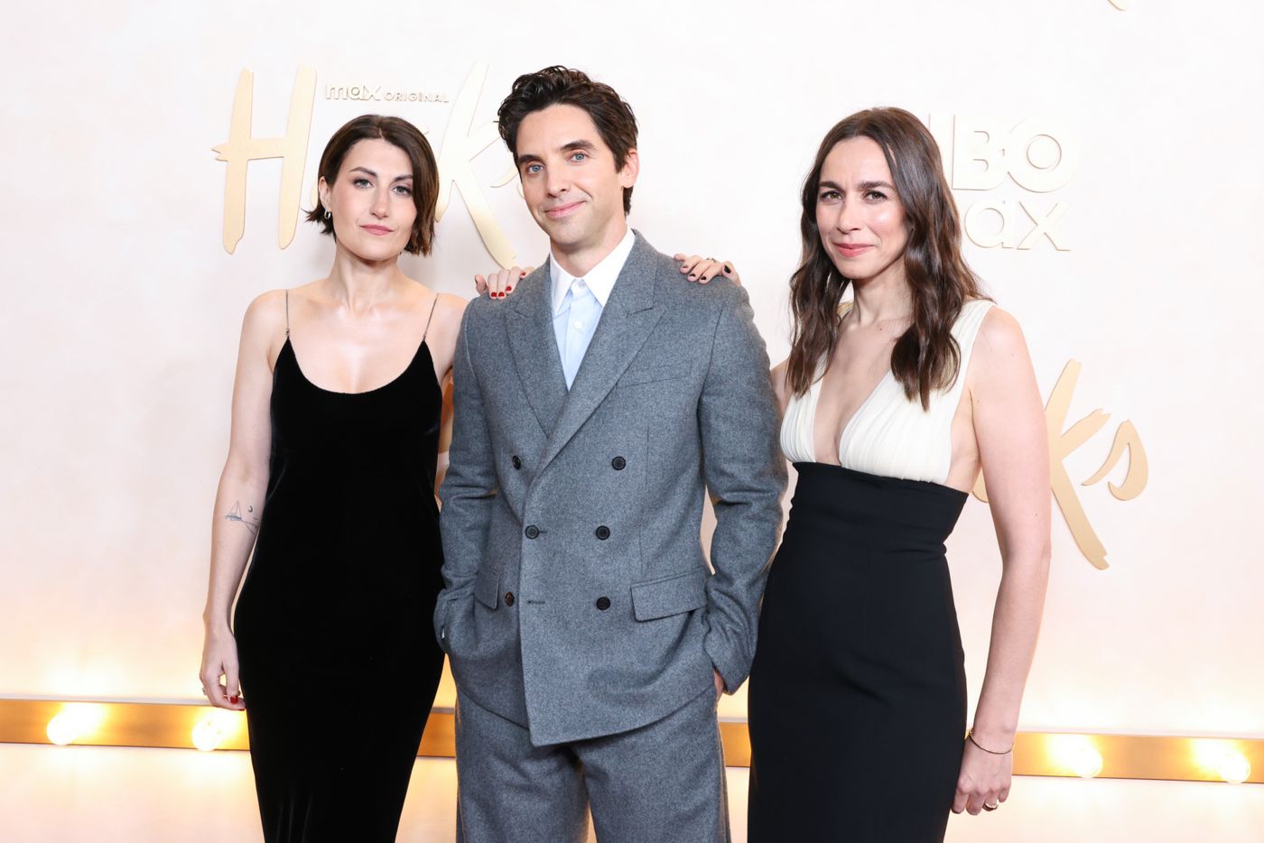 Photos: Jean Smart, Hannah Einbinder, & More Attend HACKS Season 5 Premiere  Image