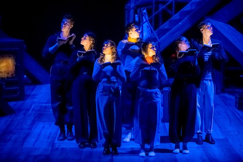 Photos: SCHOLL - Die Knospe Der Weißen Rose at Theater Magdeburg — photo 4 of 13