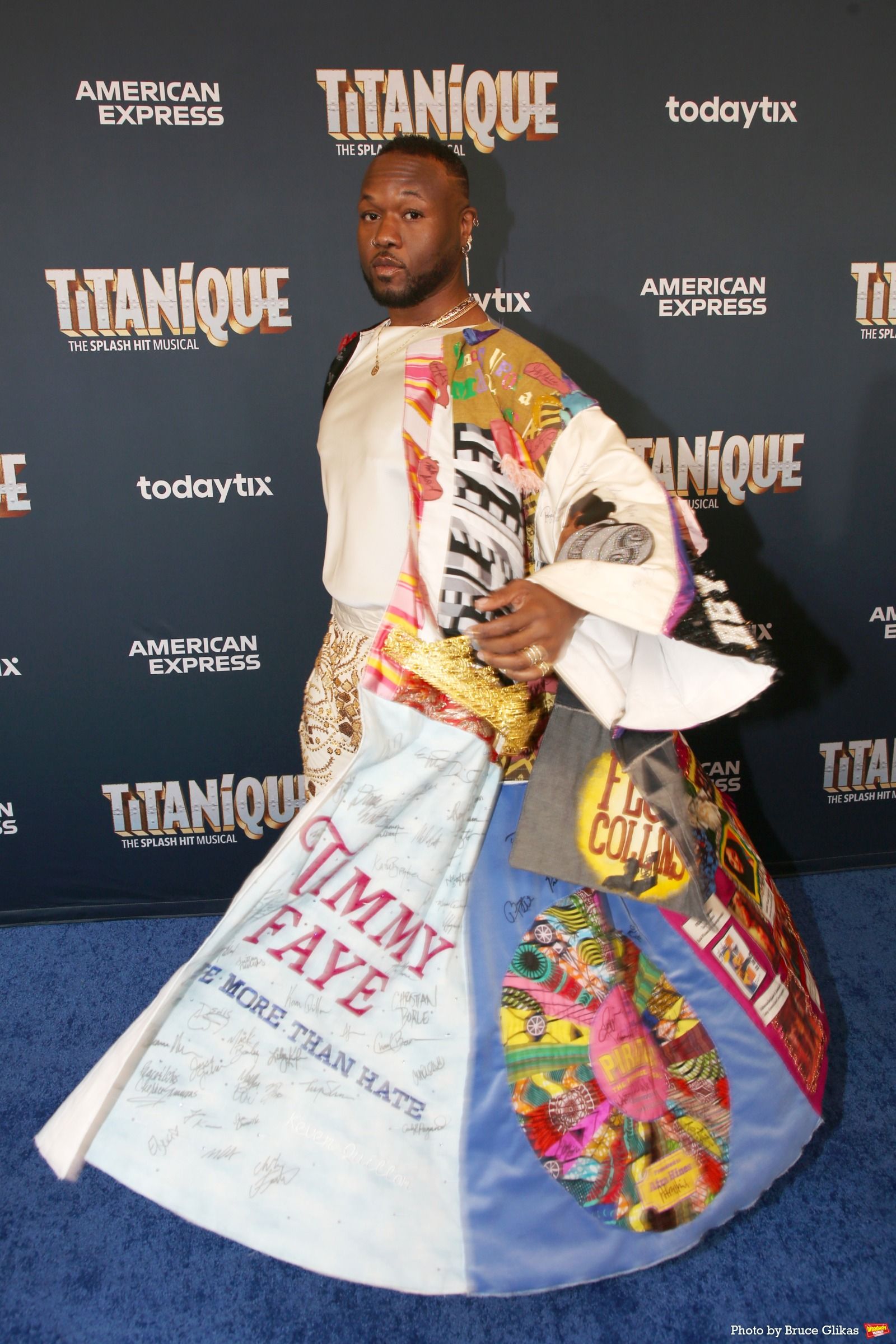 Photos: TITANIQUE Company Walks the Red Carpet on Opening Night — photo 28 of 54
