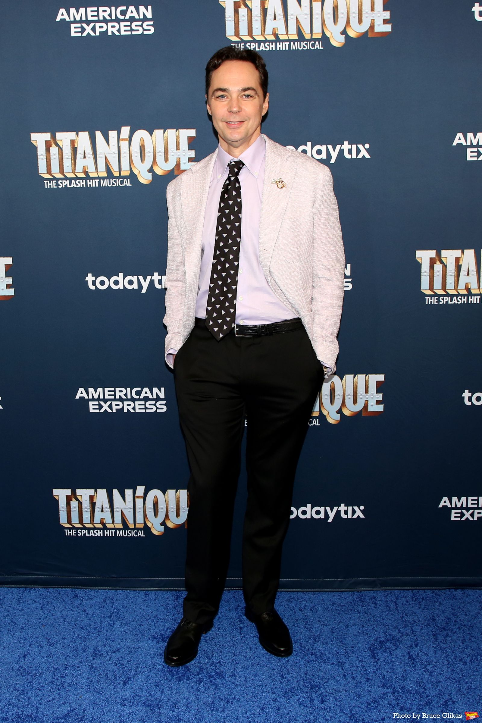 Photos: TITANIQUE Company Walks the Red Carpet on Opening Night — photo 3 of 54