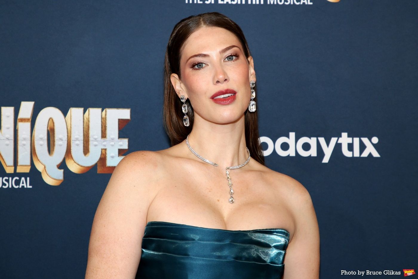 Photos: TITANIQUE Company Walks the Red Carpet on Opening Night  Image