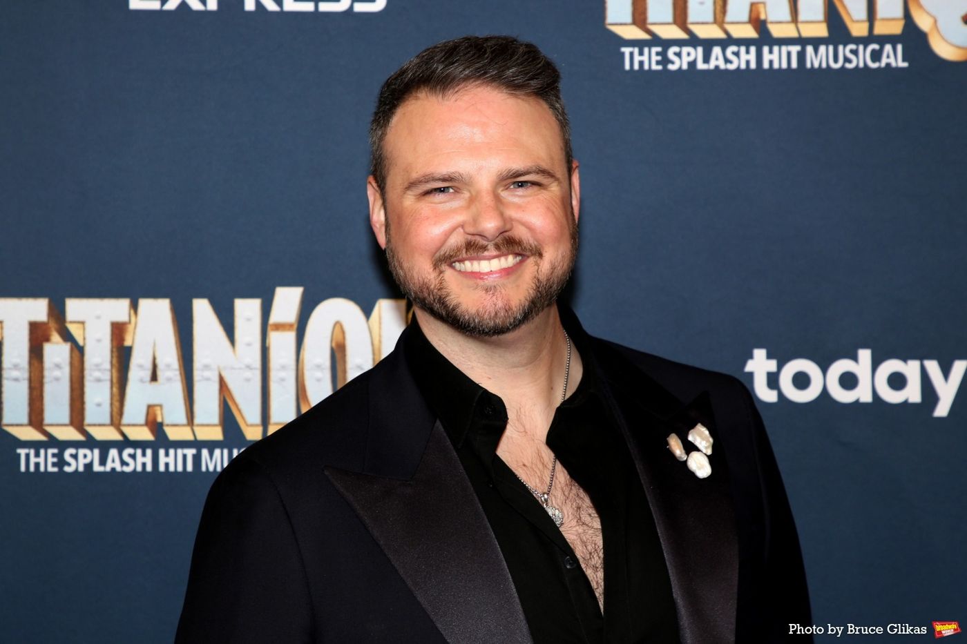 Photos: TITANIQUE Company Walks the Red Carpet on Opening Night  Image