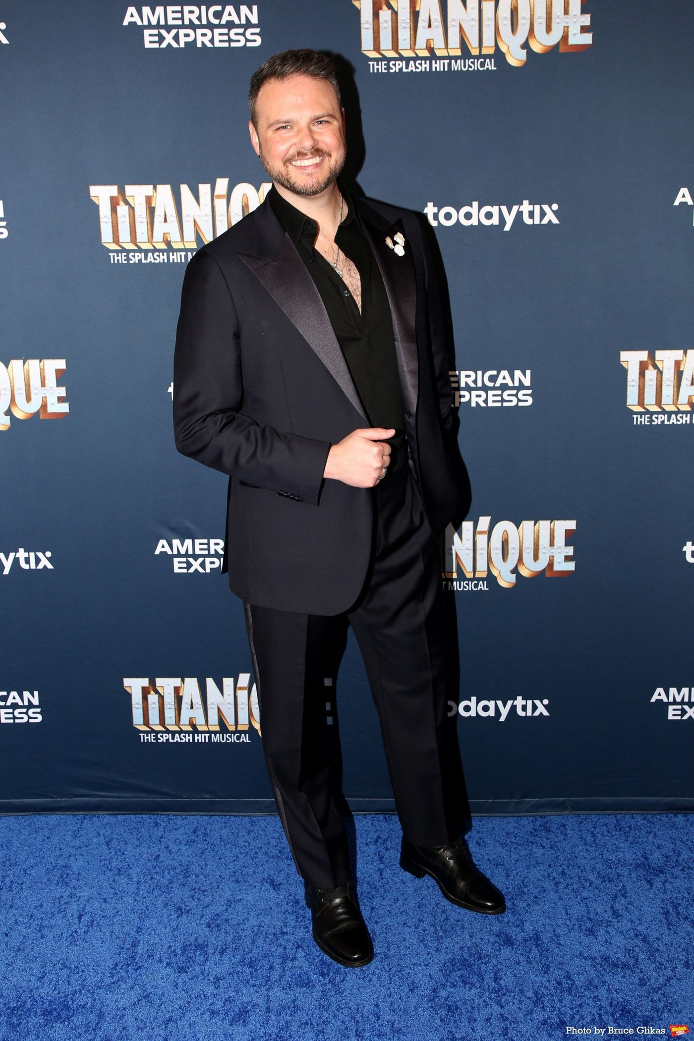 Photos: TITANIQUE Company Walks the Red Carpet on Opening Night  Image
