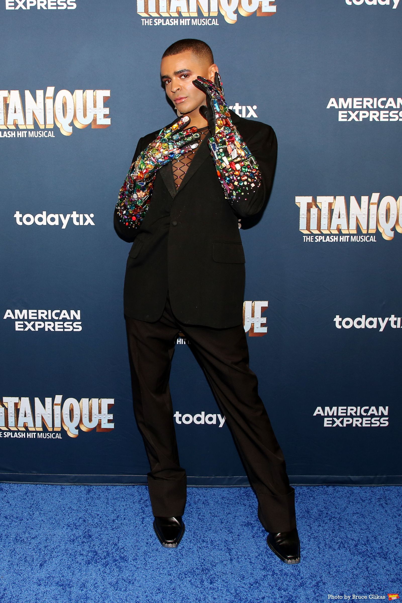 Photos: TITANIQUE Company Walks the Red Carpet on Opening Night — photo 5 of 54