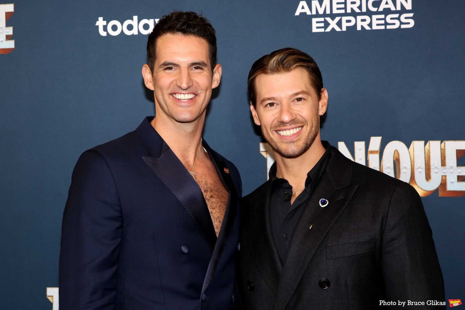 Photos: TITANIQUE Company Walks the Red Carpet on Opening Night — photo 43 of 54