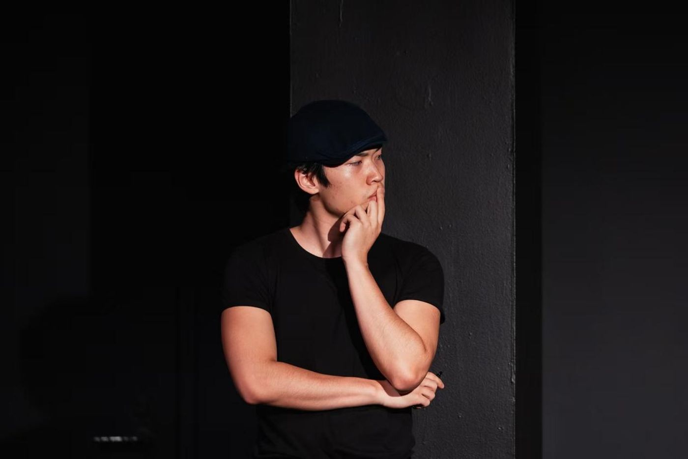 Boyu Chen: Cross-Cultural Identity Exploration and Self-Reconstruction on Stage Image