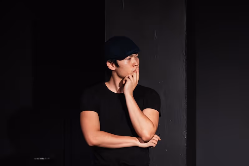 Boyu Chen: Cross-Cultural Identity Exploration and Self-Reconstruction on Stage Image