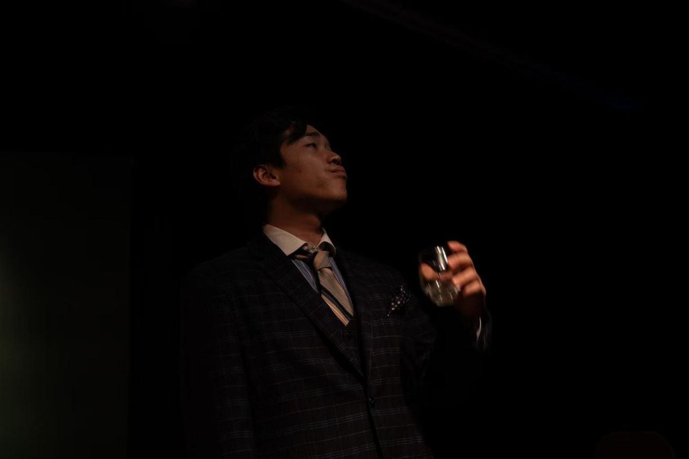 Boyu Chen: Cross-Cultural Identity Exploration and Self-Reconstruction on Stage Image