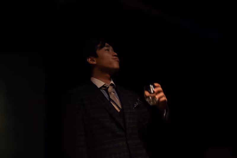 Boyu Chen: Cross-Cultural Identity Exploration and Self-Reconstruction on Stage Image
