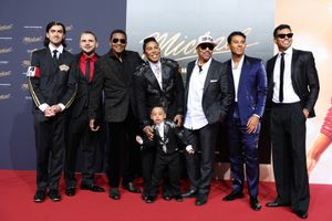 Bigi Jackson, Prince Jackson, Jackie Jackson, Jermaine Jackson, Marlon Jackson and gu Photo
