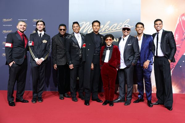 Prince Jackson, Bigi Jackson, Jackie Jackson, Jermaine Jackson, Jaafar Jackson, Julia Photo