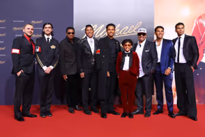 Prince Jackson, Bigi Jackson, Jackie Jackson, Jermaine Jackson, Jaafar Jackson, Julia Photo