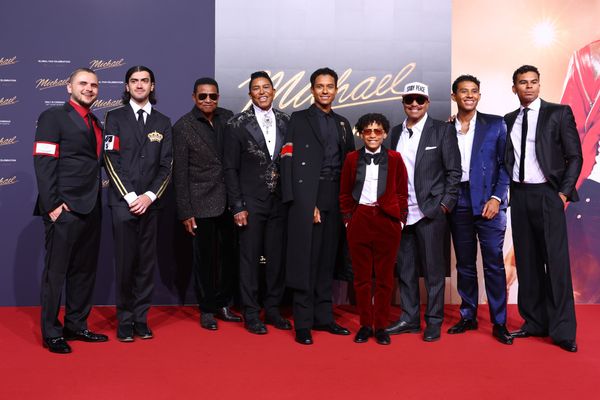 Prince Jackson, Bigi Jackson, Jackie Jackson, Jermaine Jackson, Jaafar Jackson, Julia Photo