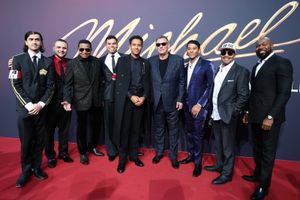 Bigi Jackson, Prince Jackson, Jackie Jackson, guest, Jaafar Jackson, Graham King, gue Photo