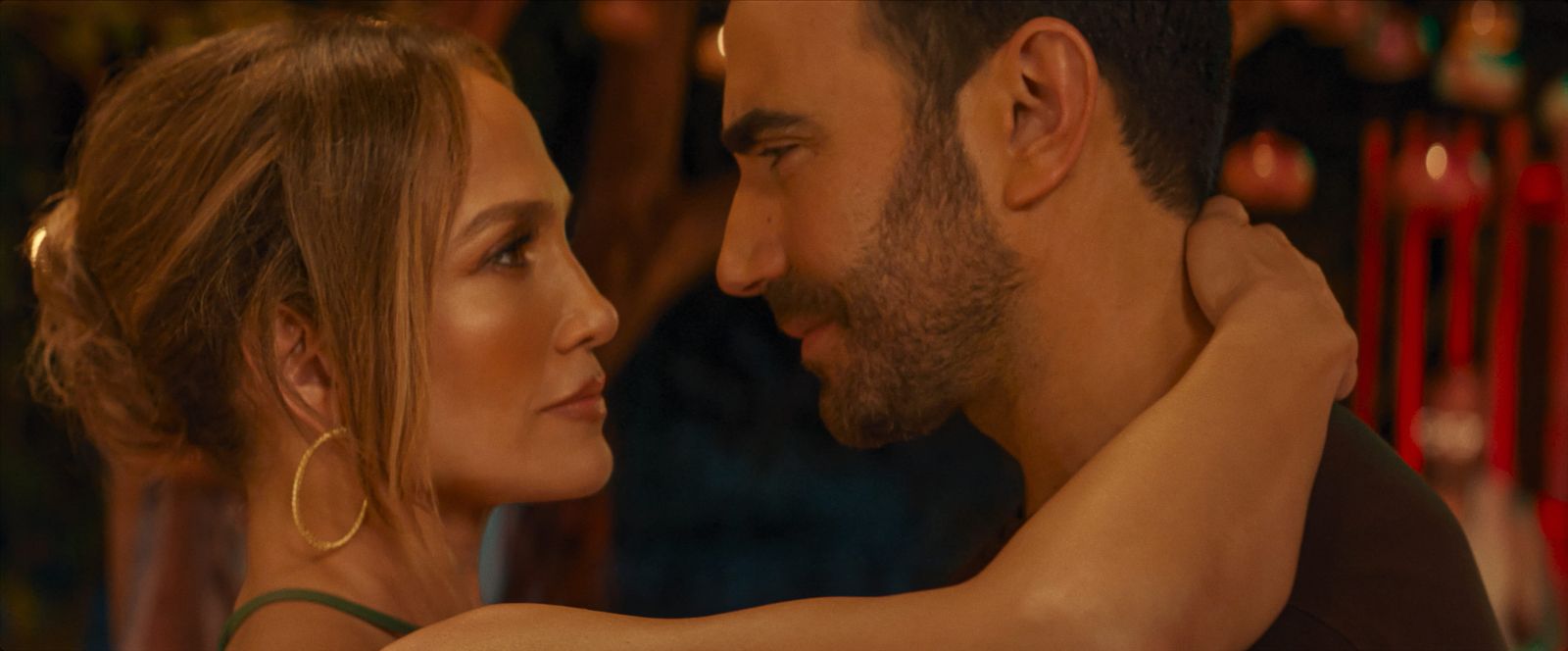 Photo: First Look at Jennifer Lopez and Brett Goldstein in OFFICE ROMANCE  Image