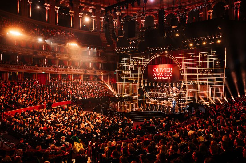Photos: Rachel Zegler, Rosamund Pike and More Win at the 2026 Olivier Awards — photo 13 of 25