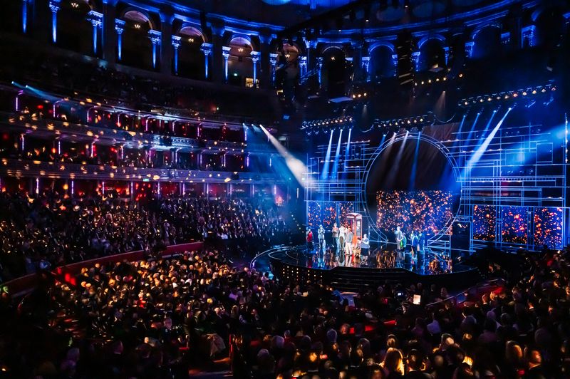 Photos: Rachel Zegler, Rosamund Pike and More Win at the 2026 Olivier Awards — photo 7 of 25