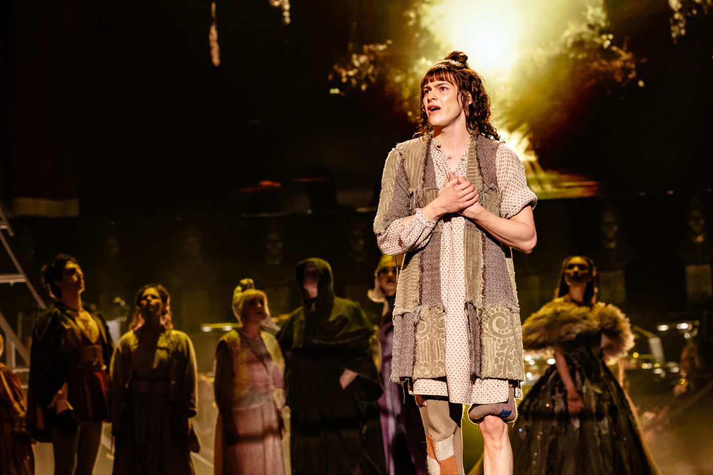 Photos: Rachel Zegler, Rosamund Pike and More Win at the 2026 Olivier Awards  Image