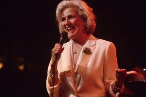 Karen Mason. Photo credit: Maryann Lopinto Photo