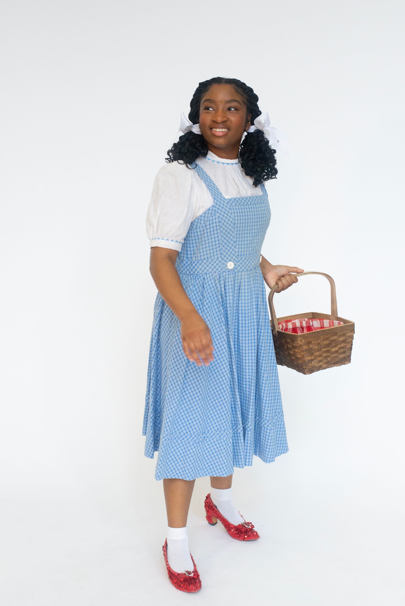 Dorothy girls set up アイボリー Photos: Aniya Bostick and Harriet Spencer as Dorothy in THE WIZARD