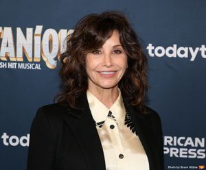Gina Gershon Photo