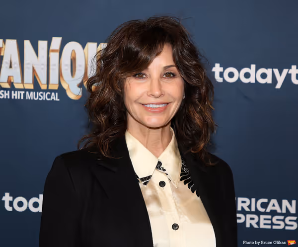 Gina Gershon Photo