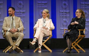 Noah Wyle, Katherine LaNasa and Taylor Dearden Photo