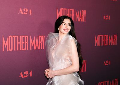 Anne Hathaway Photo