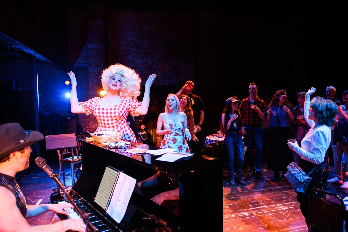 Photos: Inside CSC's CLASSICS GONE MAD! Benefit Hosted by Nina West  Image