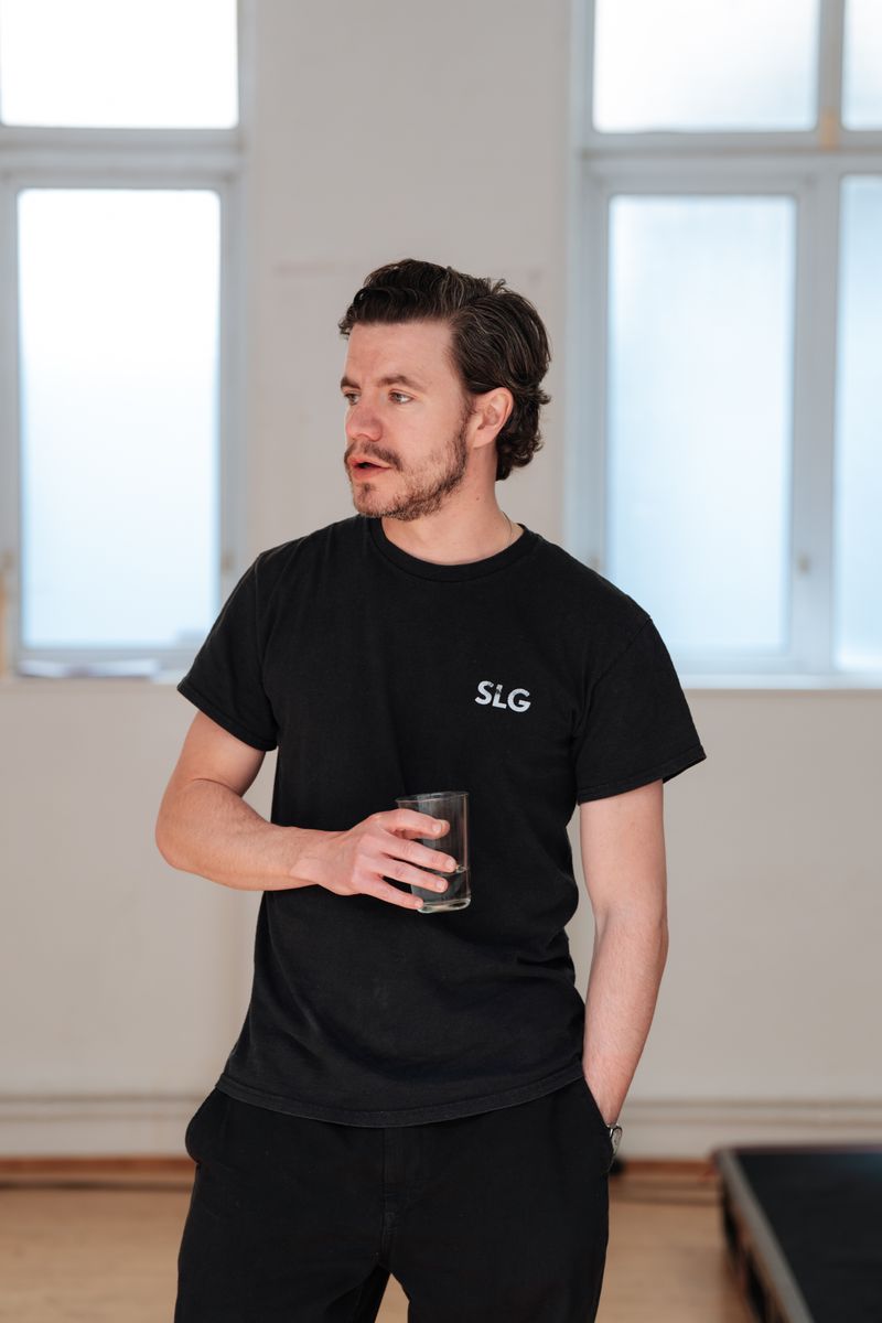 Photos: 1536 in Rehearsal at the Ambassadors Theatre — photo 5 of 16