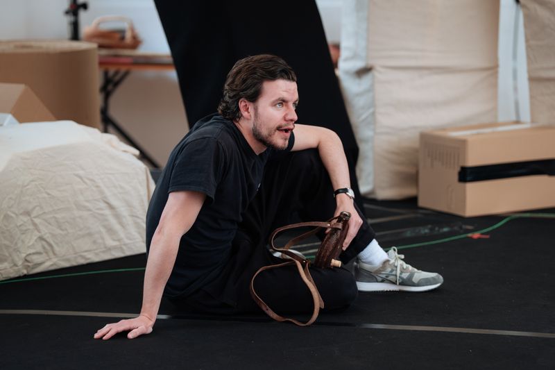 Photos: 1536 in Rehearsal at the Ambassadors Theatre — photo 6 of 16