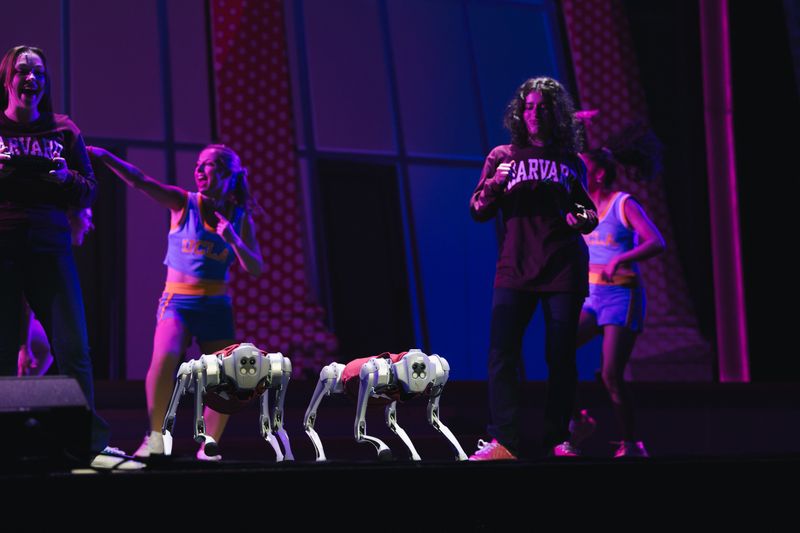 Photos: Theatre UCF's LEGALLY BLONDE Brought Robot Dogs to the Stage — photo 1 of 21