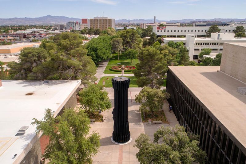 Feature: UNLV COLLEGE OF FINE ARTS HALL OF FAME GALA CELEBRATES HONOREES Image