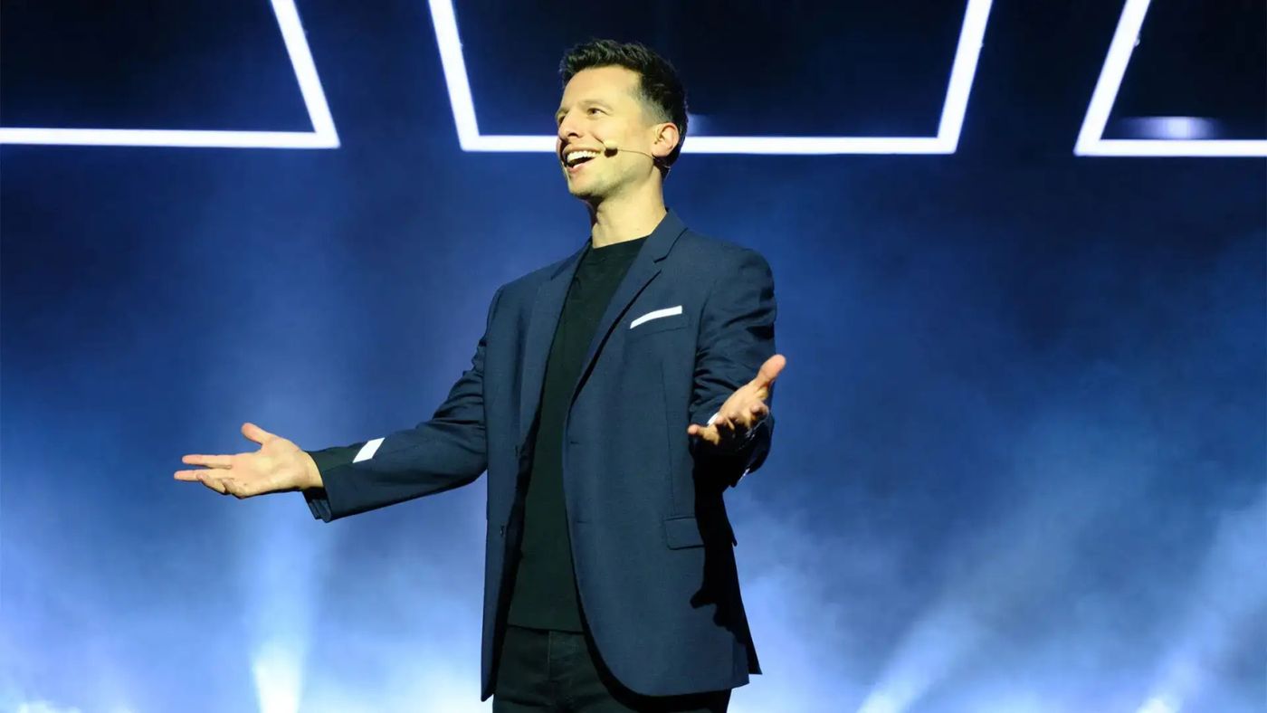 Feature: UNLV COLLEGE OF FINE ARTS HALL OF FAME GALA CELEBRATES HONOREES  Image