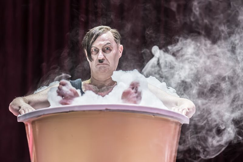 Photos: THE RESISTIBLE RISE OF ARTURO UI At Royal Shakespeare Company — photo 4 of 16