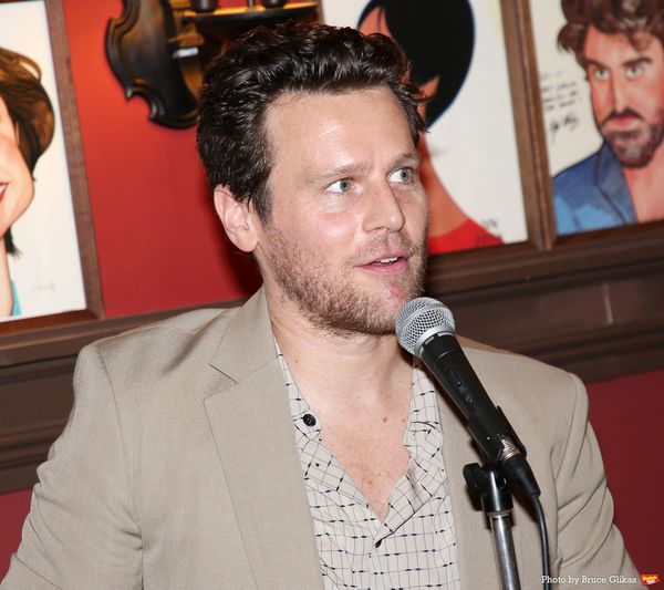 Jonathan Groff Photo