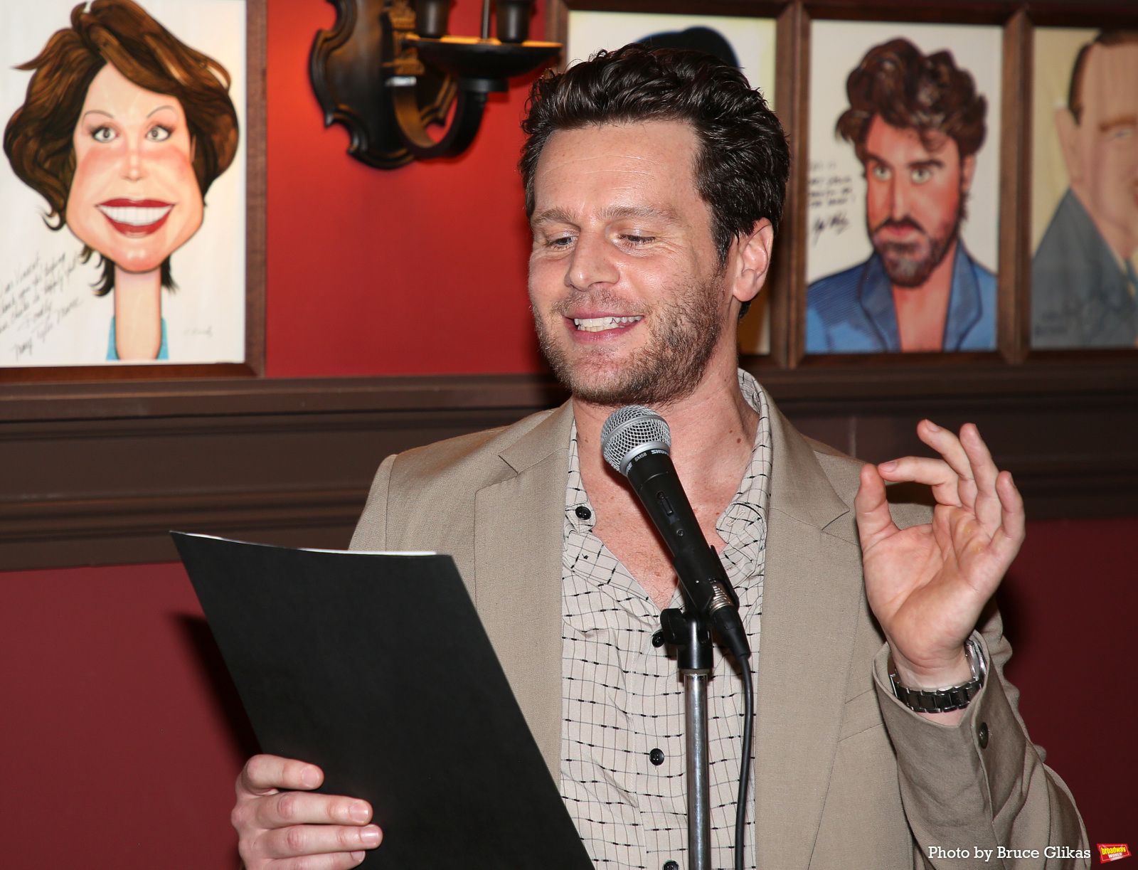 Photos: CHESS Star Lea Michele Receives Portrait at Sardi's — photo 10 of 49