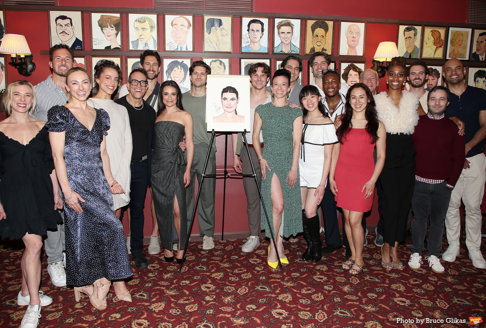 Photos: CHESS Star Lea Michele Receives Portrait at Sardi's — photo 19 of 49