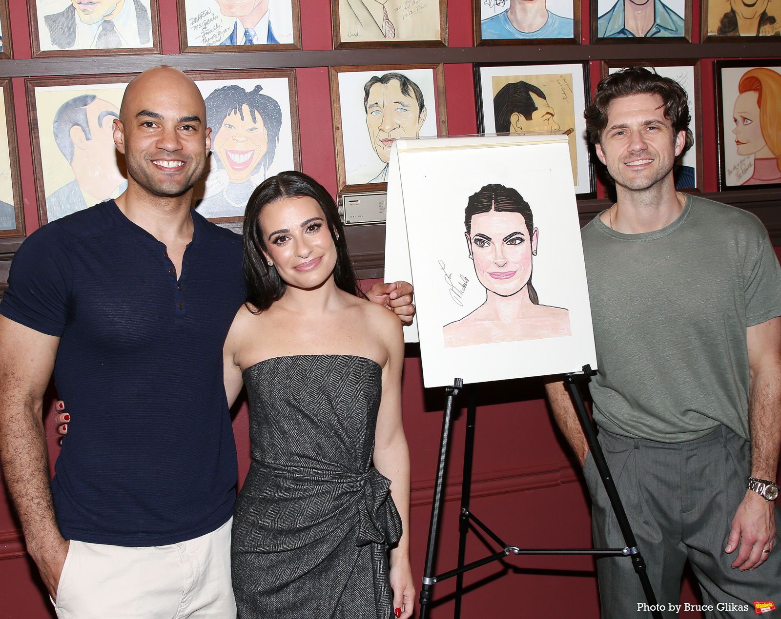 Photos: CHESS Star Lea Michele Receives Portrait at Sardi's — photo 20 of 49
