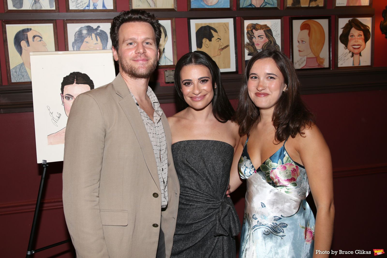 Photos: CHESS Star Lea Michele Receives Portrait at Sardi's — photo 38 of 49