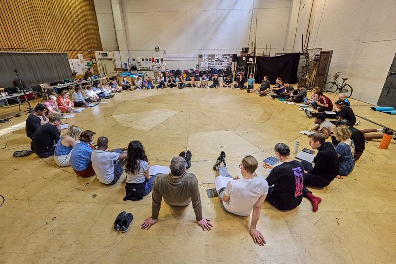 Photos: WAR HORSE in Rehearsal at the National Theatre — photo 18 of 25